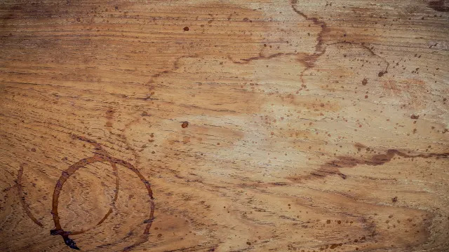 Tẩy vết cáu nước trên đồ gỗ