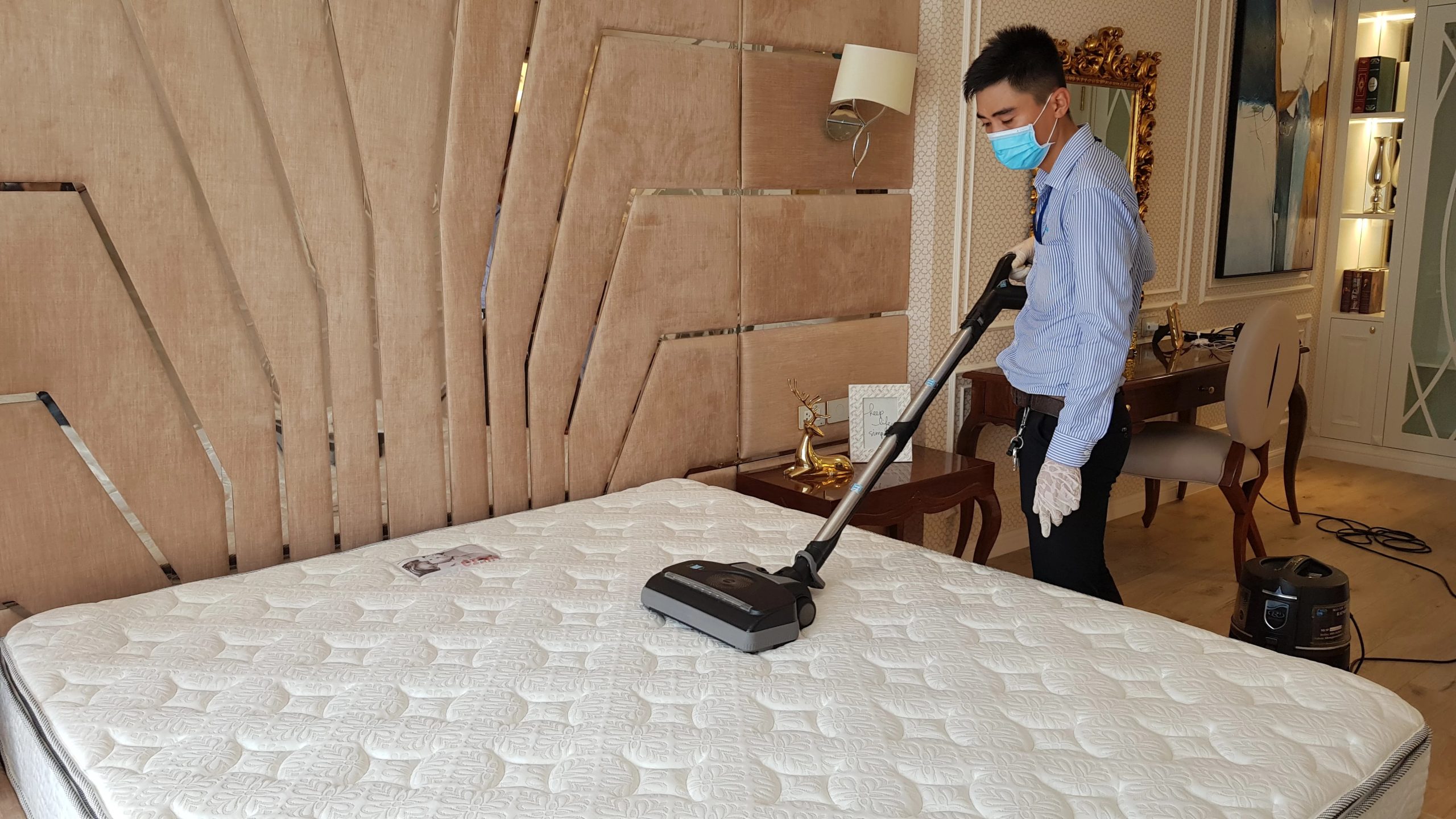 Vì sao nên vệ sinh nệm ngủ thường xuyên mỗi năm?