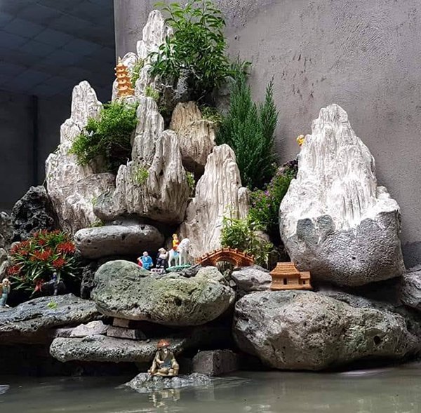 Các yếu tố trang trí bổ sung khi xây hòn non bộ