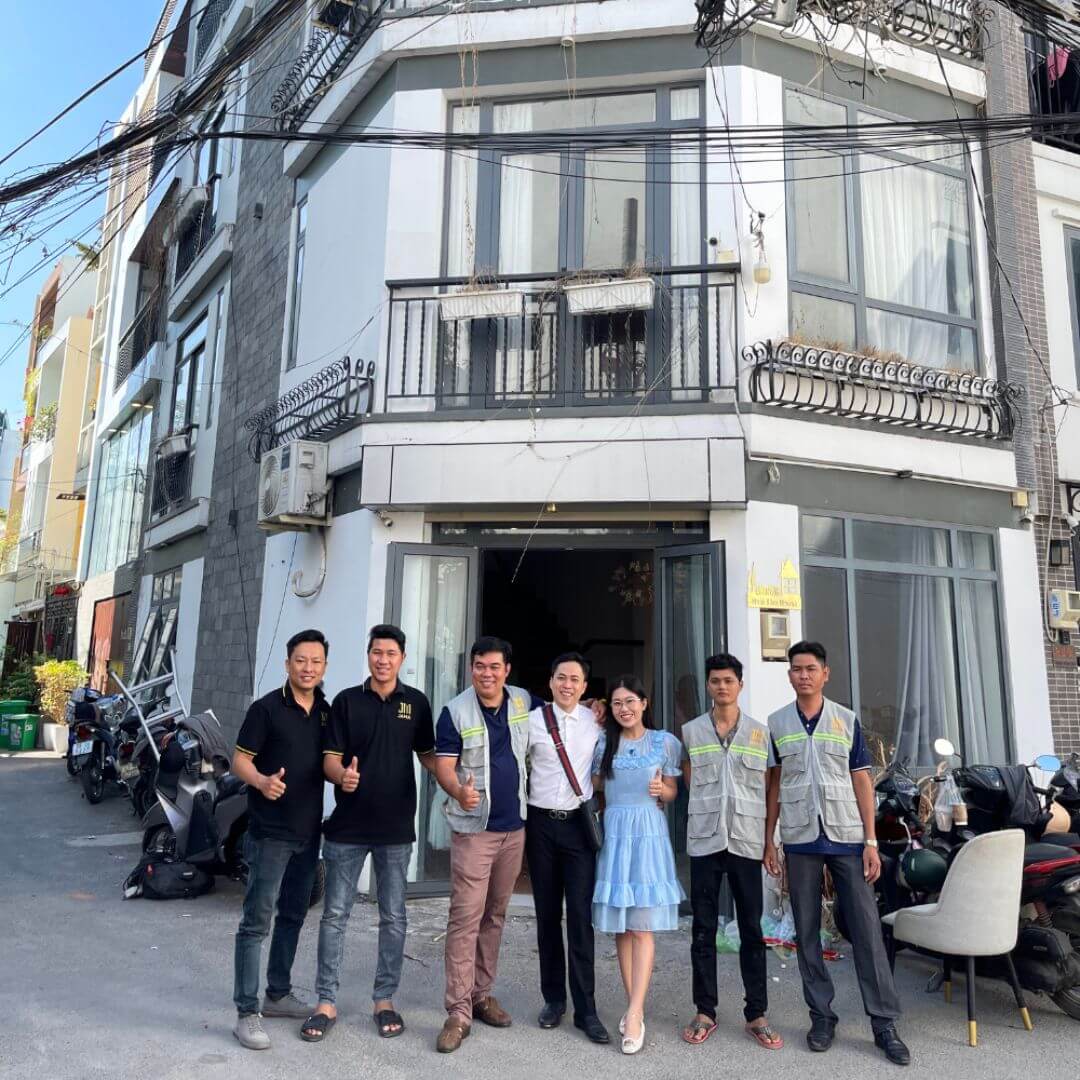 Khách hàng hài lòng với đội ngũ nhân viên của JAMA HOME