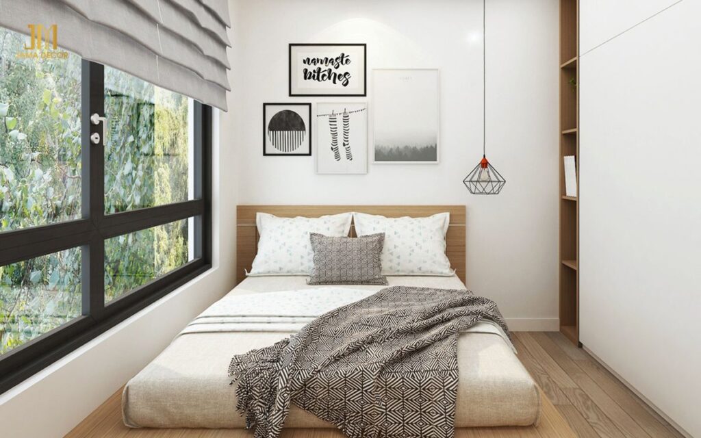 Sử dụng các khung tranh có kích thước phù hợp với diện tích phòng