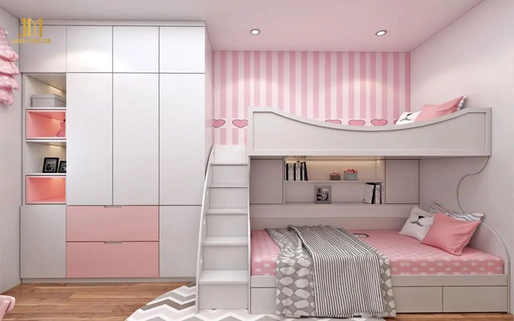 Sử dụng giường tầng và các đồ nội thất cao sẽ tiết kiệm diện tích sàn, tạo không gian duy chuyển thoải mái