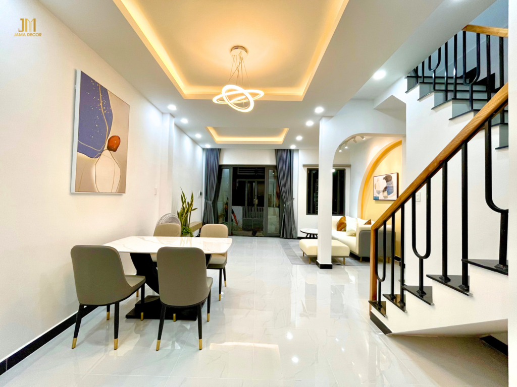 5 Kinh nghiệm cải tạo nhà ống đơn giản 20 Thiết kế cửa ra vào to tạo sự tiện lợi trong việc duy chuyển và lấy ánh nắng tự nhiên cho nhà