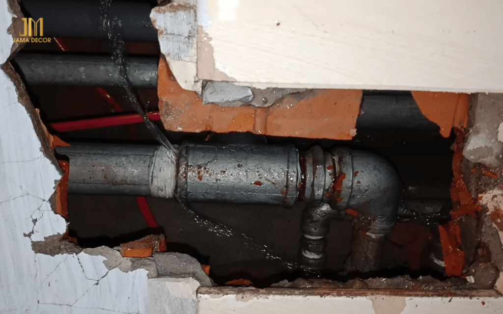 Hệ thống nước rỉ, hư hỏng 