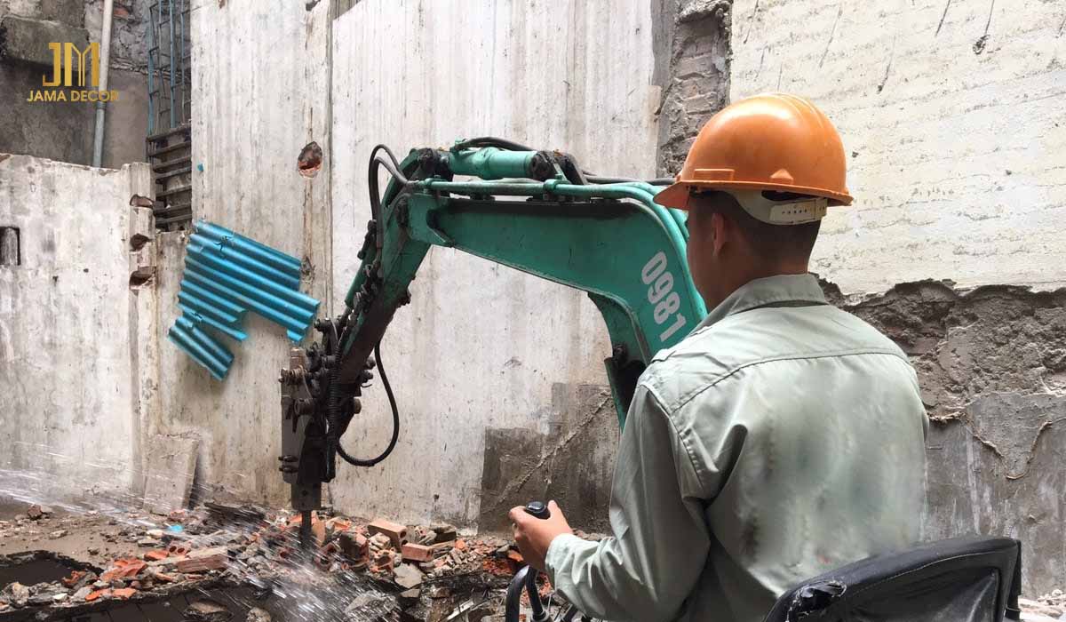 Tháo dỡ nhà toàn bộ sẽ tốn nhiều chi phí hơn so với tháo từng hạng mục