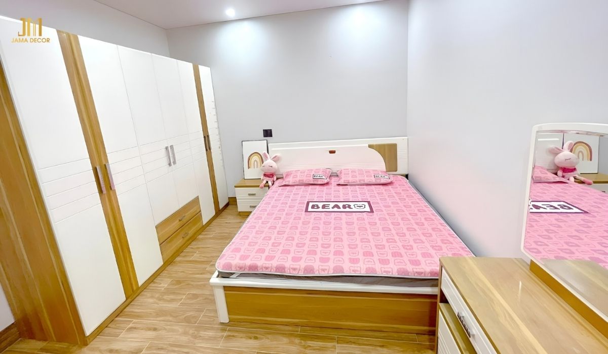 Tone màu vàng trắng mang lại cảm giác tươi sáng, vui vẻ, phù hợp với lứa tuổi của bé