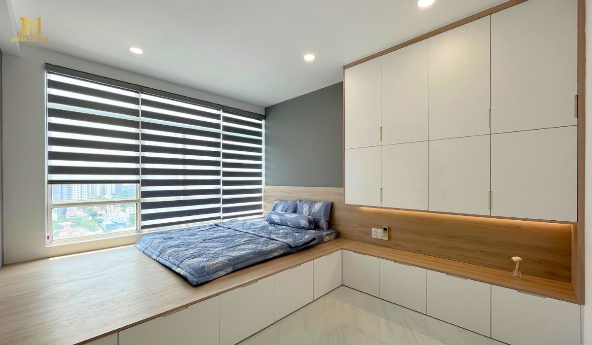 Toàn bộ không gian phòng ngủ sử dụng nội thất gỗ công nghiệp