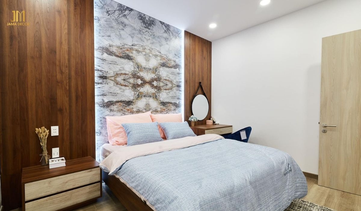 Giường, bàn trang điểm, tab đầu giường luôn là những món đồ nội thất cơ bản được ưu tiên sử dụng