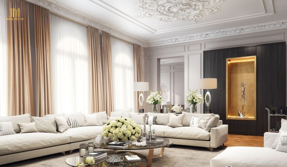 Trần và tường nhà được vẽ bằng tay với đường nét hoa văn cổ điển có thể tạo cảm giác rộng rãi cho căn phòng