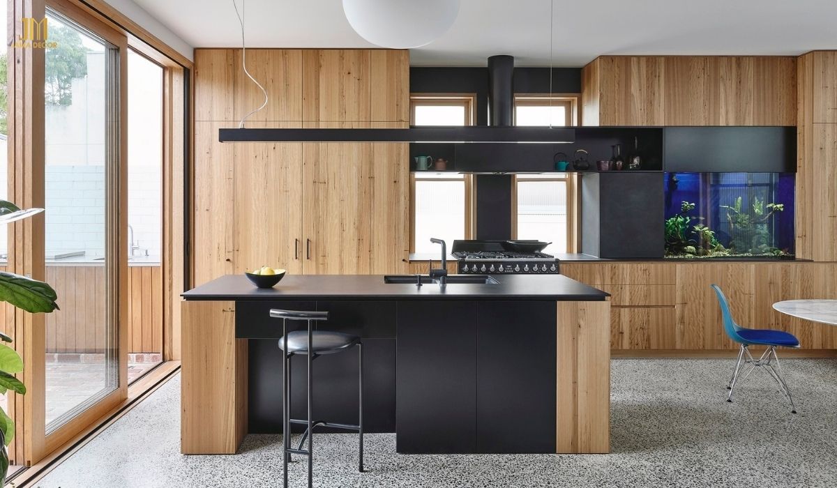 Thiết kế thêm bàn đảo cũng là một cách độc đáo để trang trí cho không gian bếp