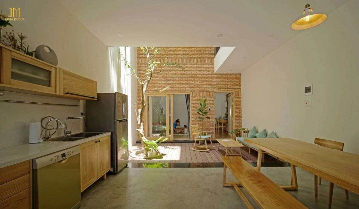 Tận dụng ánh sáng giếng trời để trang trí bếp là một cách tuyệt vời để mang ánh sáng tự nhiên vào không gian bếp