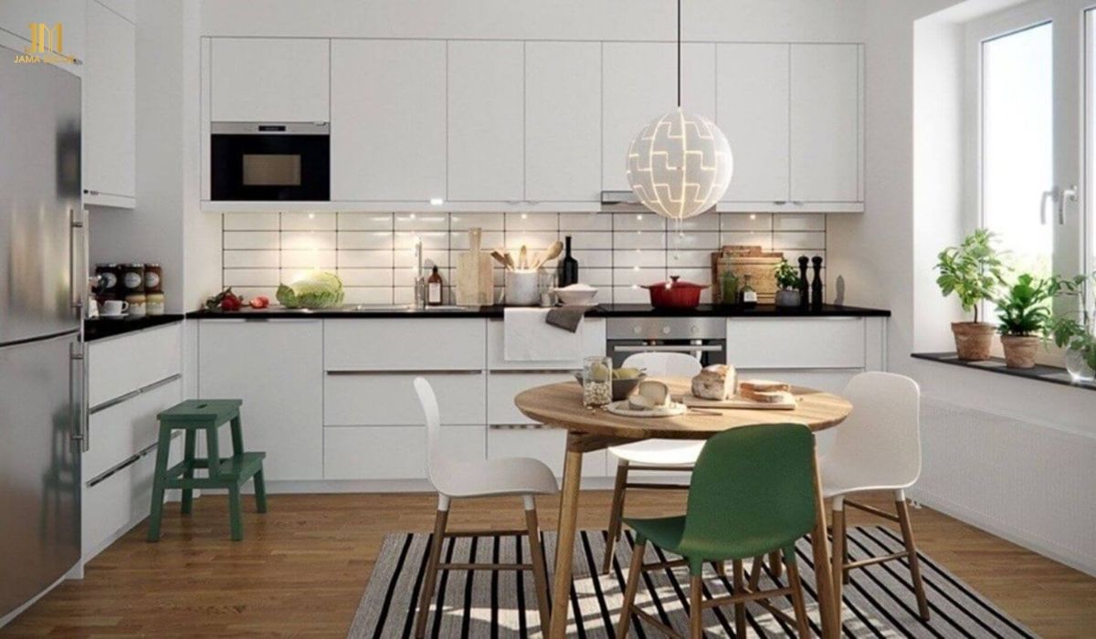 Nếu căn bếp của bạn được thiết kế theo phong cách hiện đại, bạn nên lựa chọn gam màu sáng hoặc gam màu trung tính