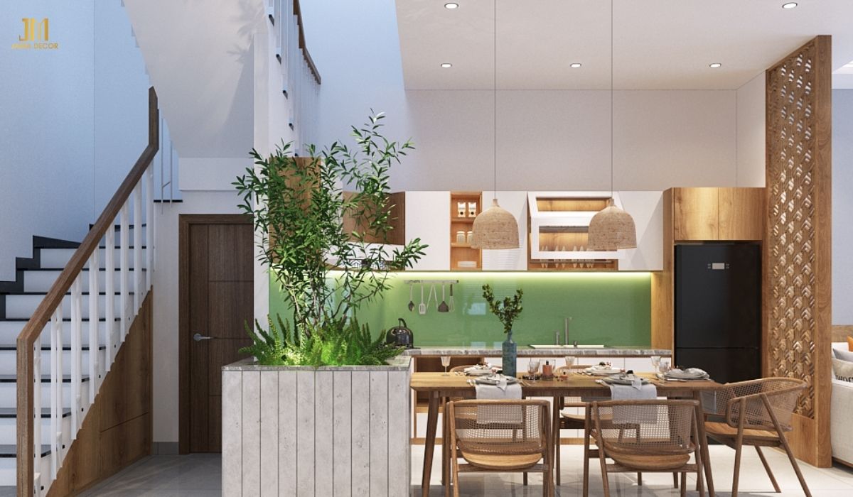 Khu vực bếp trở nên ấm cúng và sang trọng hơn nhờ sự kết hợp của sắc trắng, xanh, vàng vân gỗ