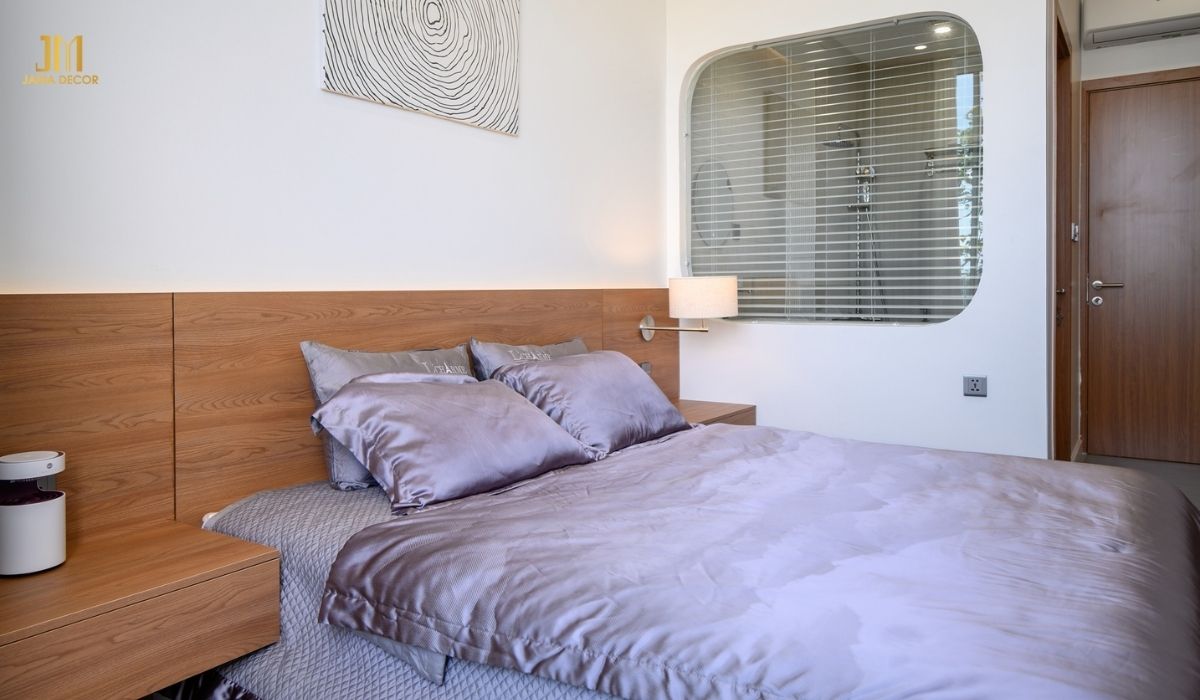 Đặt giường ngủ ở vị trí trung tâm căn phòng