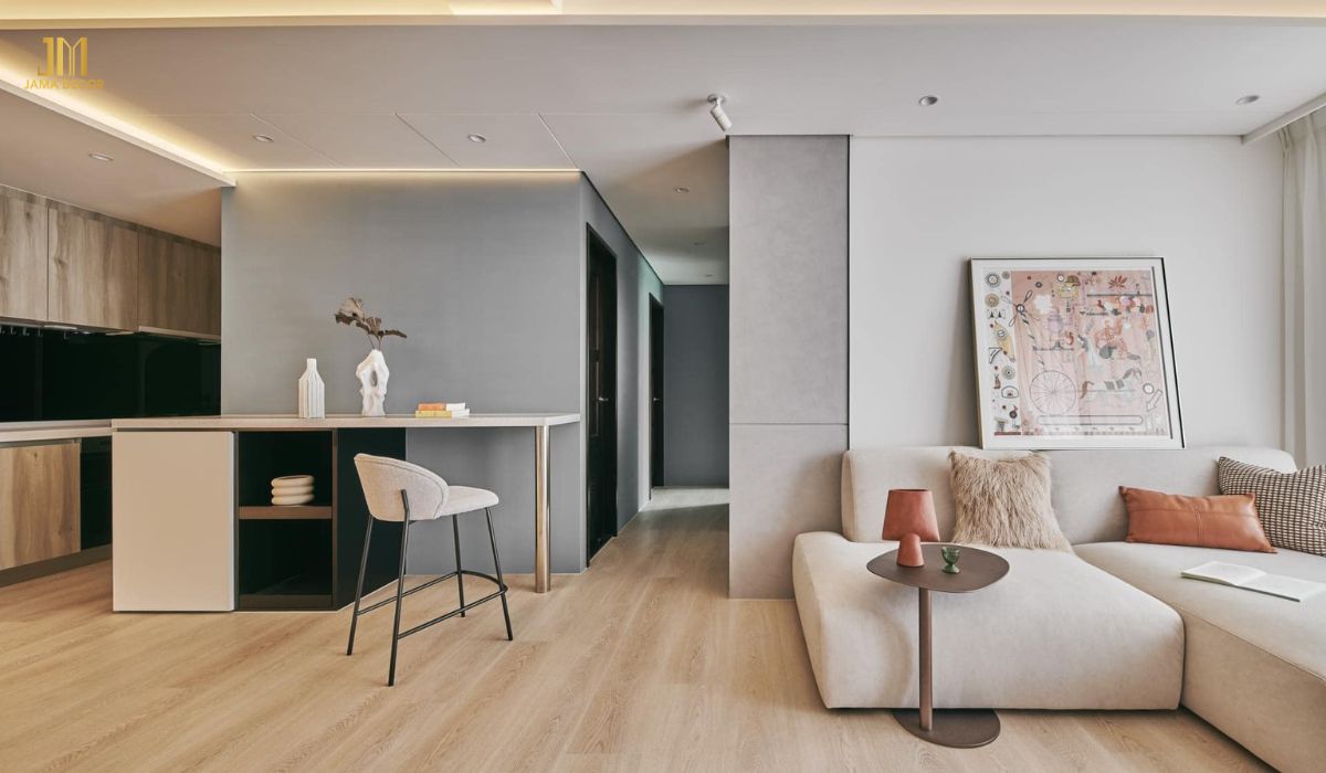 Diện tích căn hộ chung cư thường nhỏ hẹp, việc thiết kế phòng khách liền bếp giúp tiết kiệm diện tích một cách hiệu quả