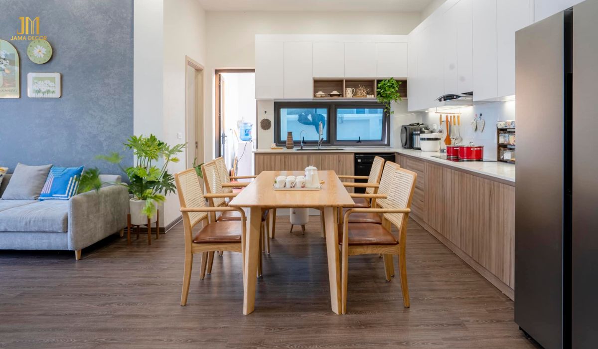 Thiết kế phòng khách liền bếp giúp tiết kiệm không gian, tạo ra sự thông thoáng và rộng rãi cho ngôi nhà