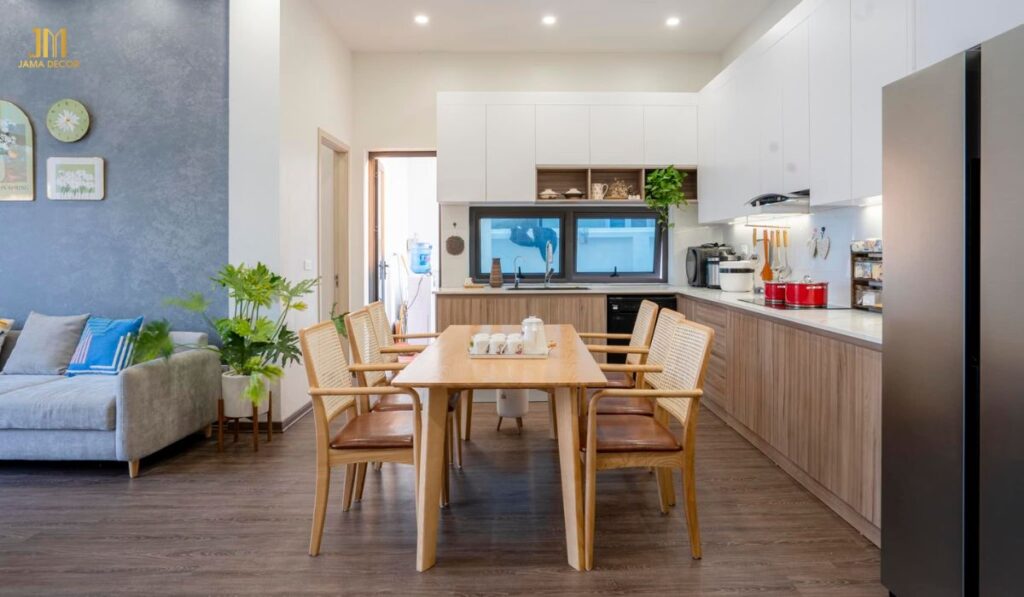 Thiết kế nhà bếp đẹp, đơn giản, gọn gàng tràn đầy ấm cúng với tone màu vân gỗ sáng
