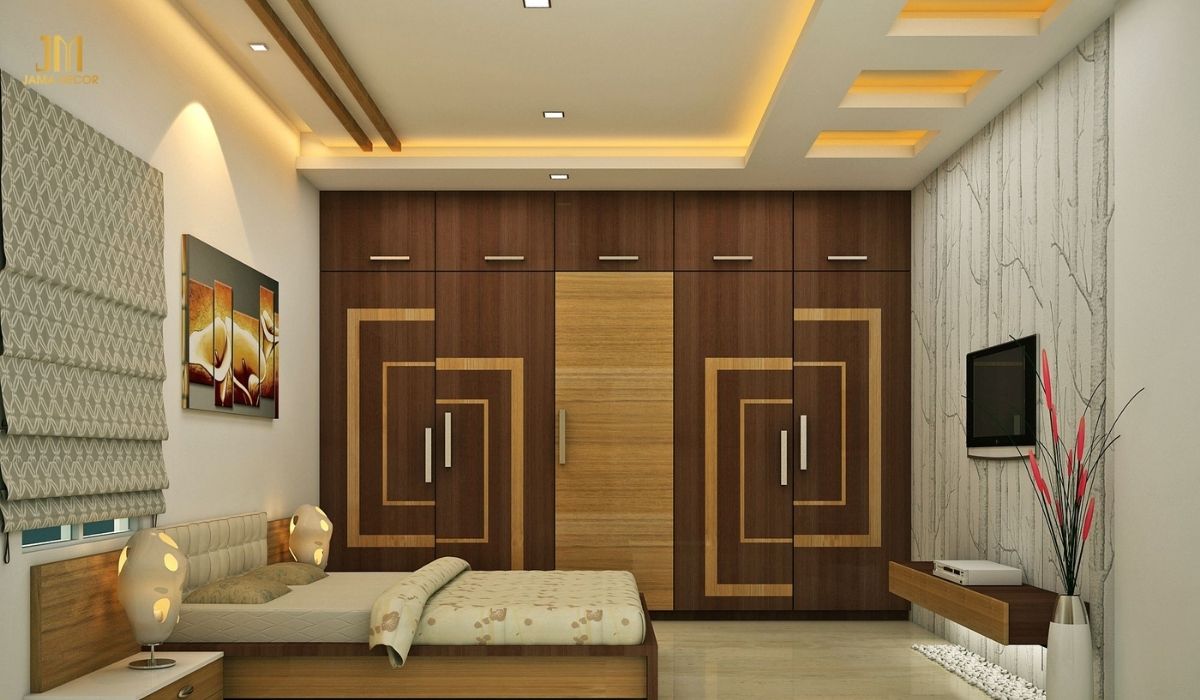 Trang trí nội thất phòng ngủ trở nên sang trọng với tủ kịch trần có họa tiết vân gỗ