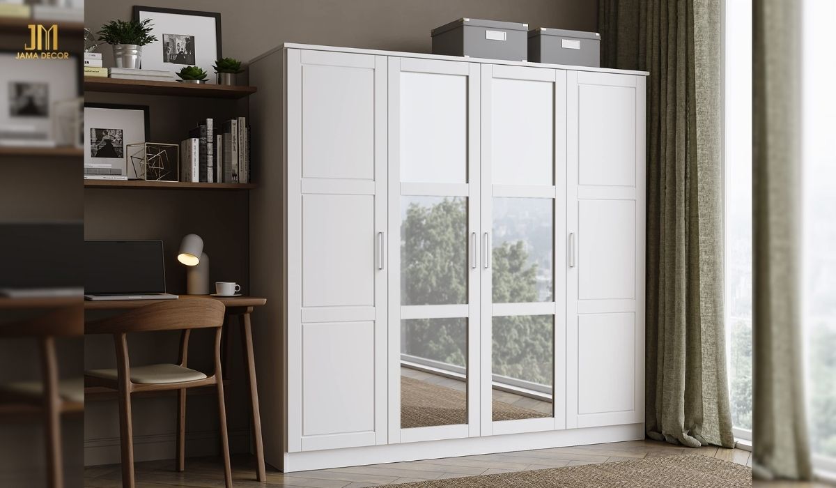 Khăn mềm là lựa chọn hàng đầu khi sử dụng lau tủ quần áo có thiết kế gương soi hoặc cánh kính