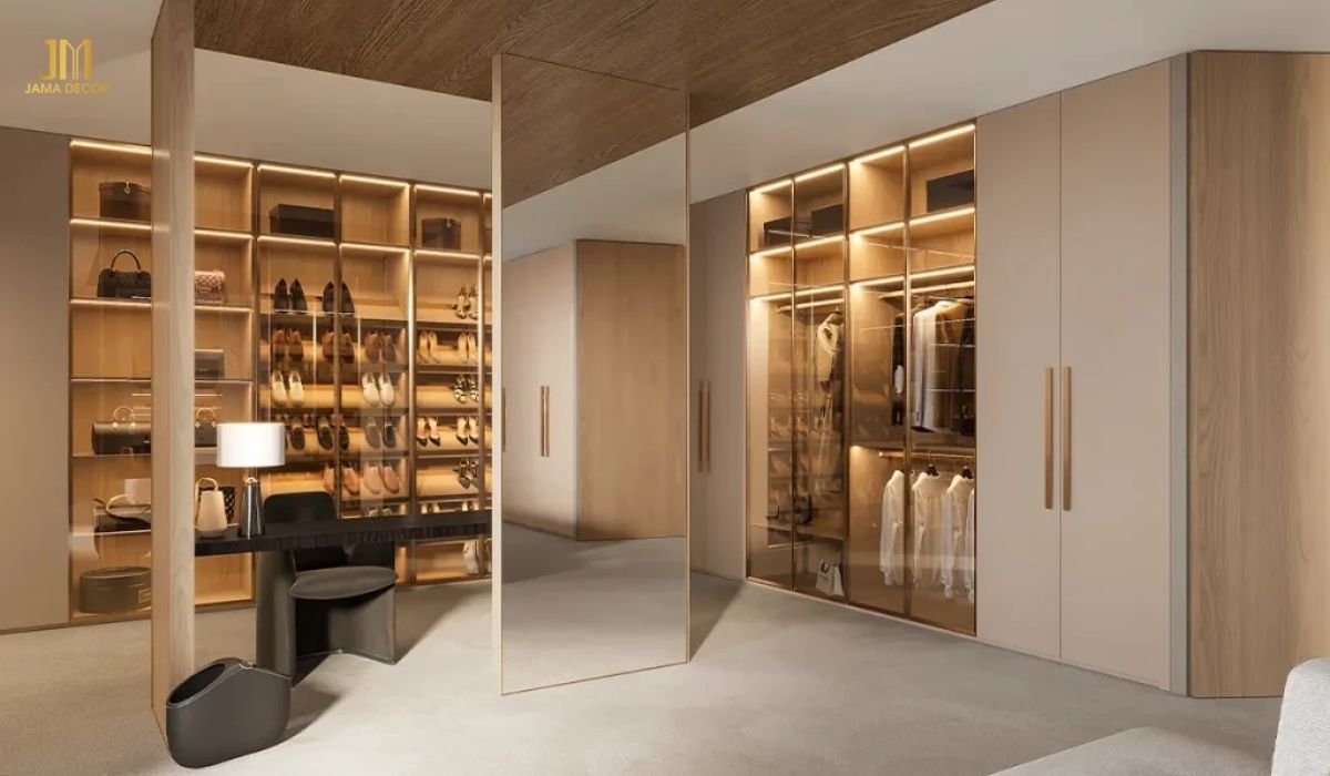 Tủ được thiết kế âm tường, kết hợp cùng các màu sắc tươi sáng cho không gian trở nên tính tế
