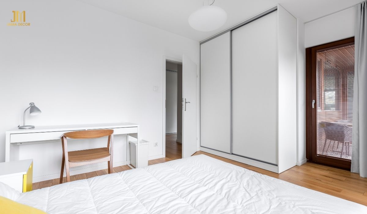 Giá thành rẻ, khả năng chống ẩm, chống mối mọt tốt nên tủ quần áo 2 cánh gỗ công nghiệp được đánh giá cao