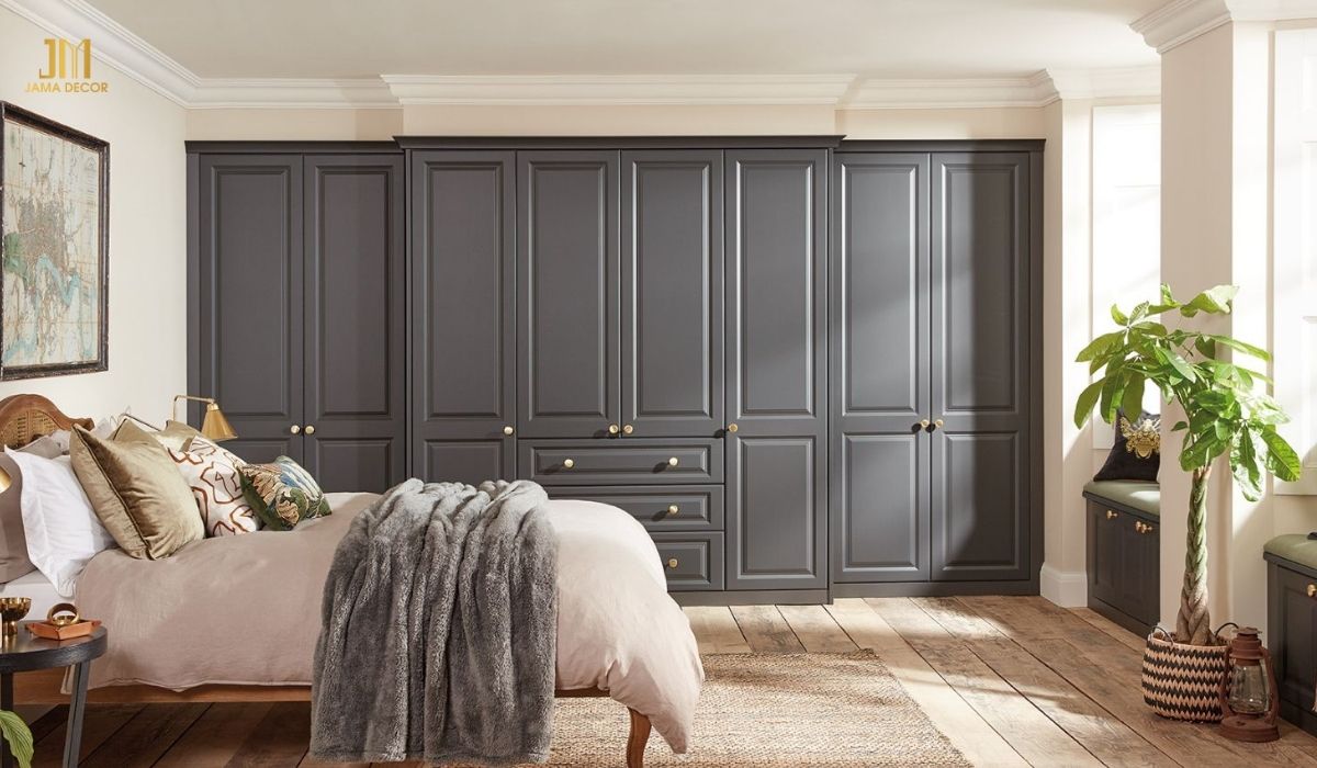 Kiểu tủ được loại bỏ các chi tiết rườm rà nhưng vẫn tích hợp các ngăn kéo để tăng công năng sử dụng