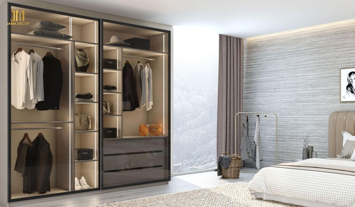 Mẫu tủ quần áo cánh kính kèm kệ và các ngăn kéo linh hoạt