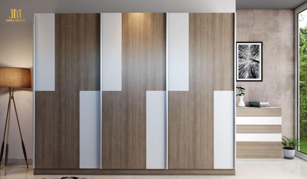 Tủ quần áo 3 cánh lùa phối màu gỗ và màu trắng mang lại cảm giác cổ điển cho căn phòng 