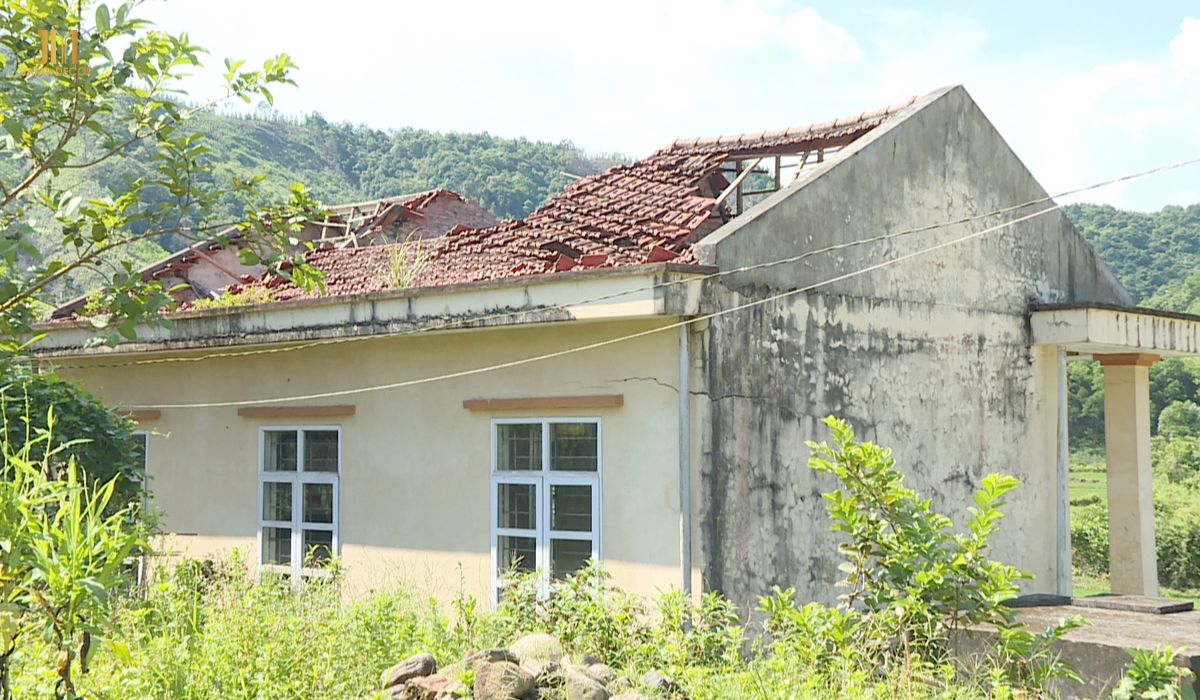 Nhà cấp 4 cũ đẫ không còn đáp ứng như cầu sinh hoạt của gia đình