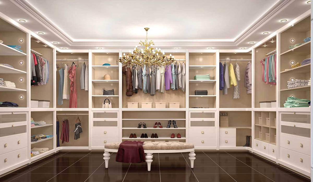 Vệ sinh tủ quần áo bằng nước tẩy chuyên dụng