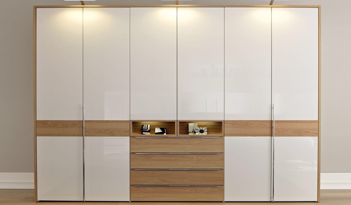 Tủ quần áo 4 cánh đang rất được nhiều người ưa chuộng nhờ thiết kế hiện đại