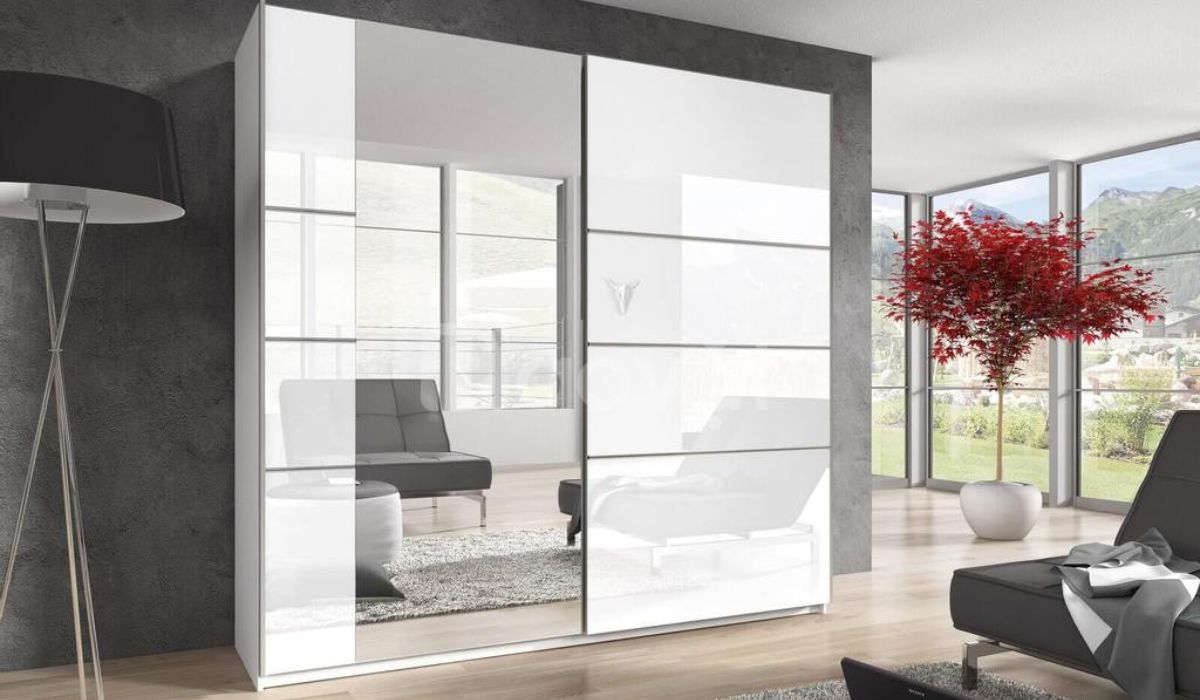 Tủ quần áo kết hợp với gương soi mang đến sự tiện dụng tối đa