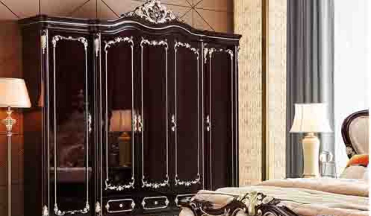 Căn phòng trở nên đẳng cấp và lôi cuốn hơn với mẫu tủ phong cách châu Âu