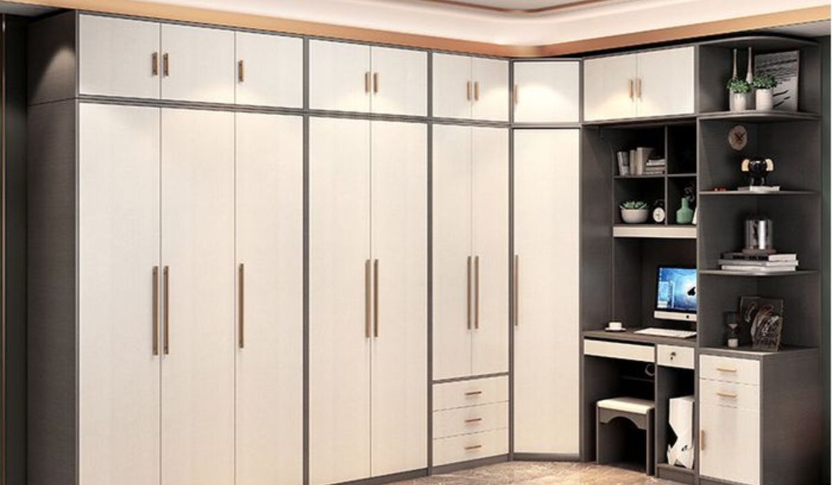 Mẫu tủ được thiết kế sát với trần nhà tận dụng không gian