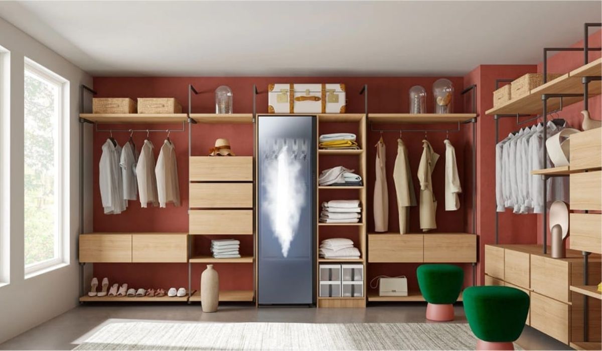 Thiết kế này thường có nhiều ngăn kéo, giá treo và kệ để bạn có thể dễ dàng lưu trữ và sắp xếp quần áo, giày dép và phụ kiện
