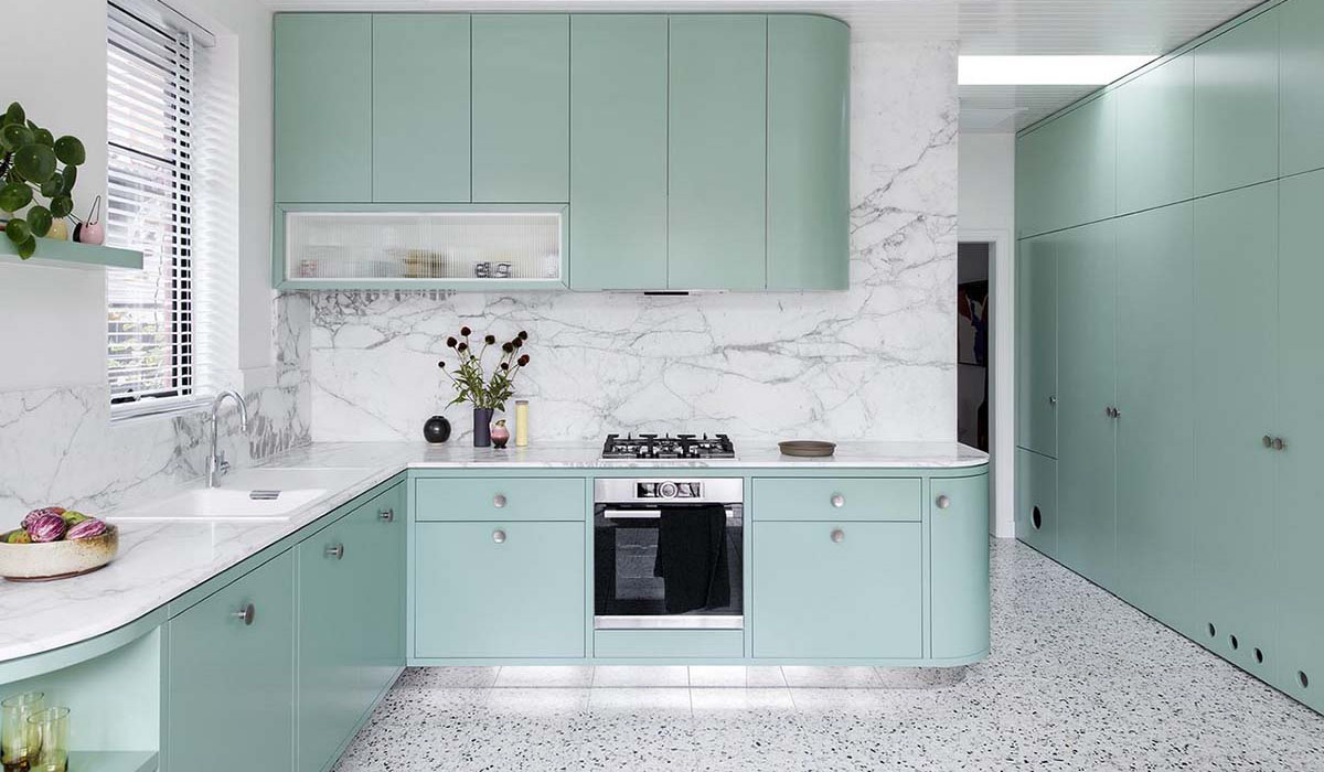 Ấn tượng mạnh mẽ với không gian bếp màu sắc tươi mới