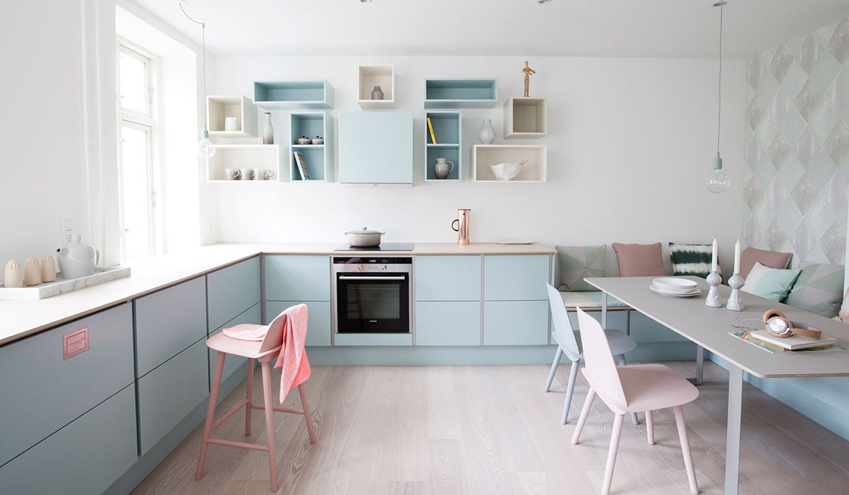 Nội thất phòng bếp hiện đại được thiết kế nội thất bếp với tông màu tươi sáng