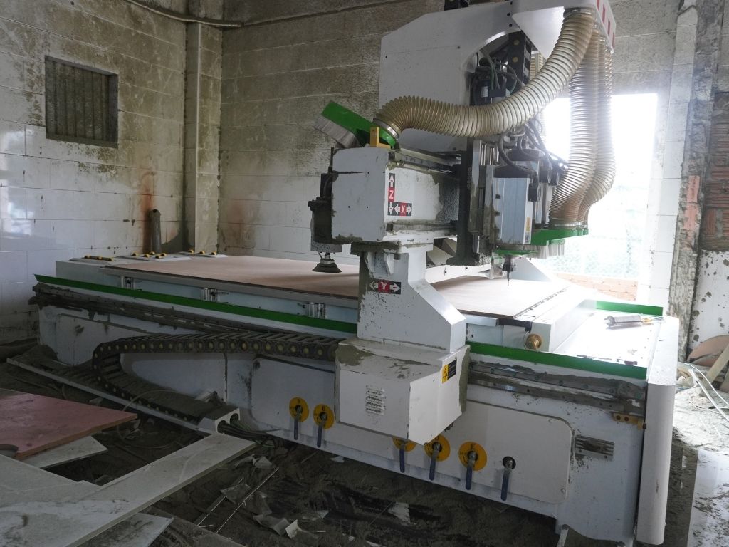Xưởng sản xuất nội thất gỗ công nghiệp theo yêu cầu 4 máy cắt cnc 4 đầu