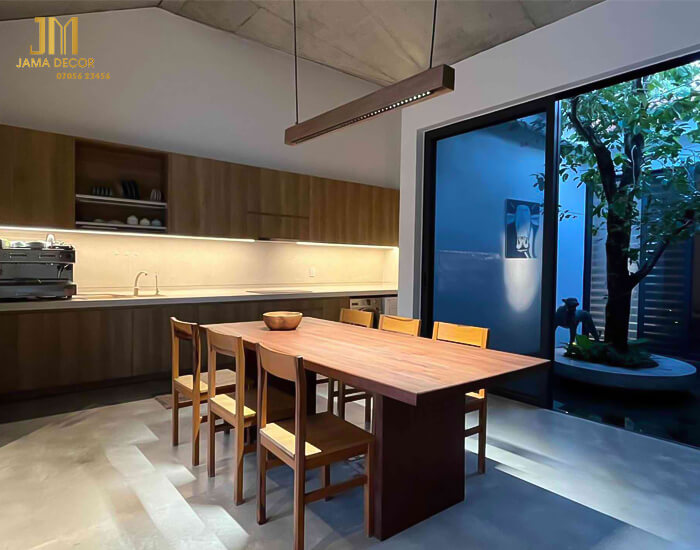 10+ mẫu nội thất bếp nhà ống 3m, 4m, 5m... đẹp, tiện nghi 58 Phòng bếp liền với giếng trời