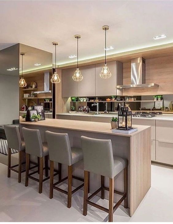 15+ mẫu phòng bếp đẹp, hiện đại, chi phí thấp hợp phong thủy 38 Không gian bếp nấu hiện đại, sử dụng tone màu trung tính ấm