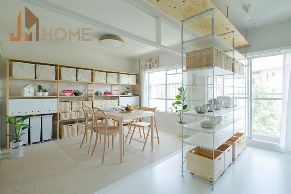 Tận dụng ánh sáng tự nhiên là nguyên tắc quan trọng khi thiết kế nội thất căn hộ 56m2