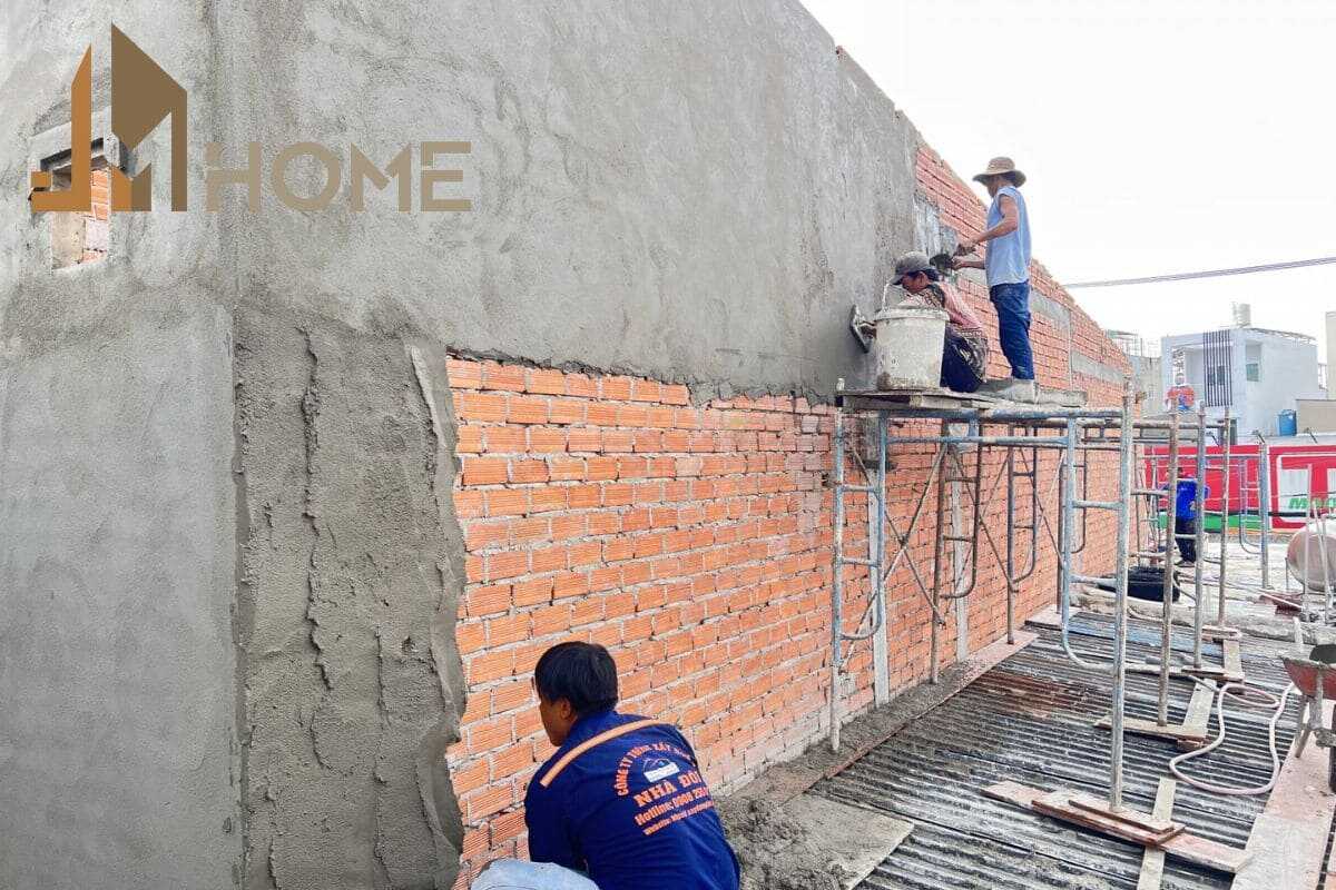 Tiến hành thi công cải tạo nhà cấp 4